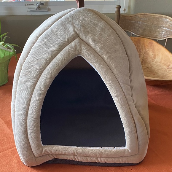 Cozy Cat Tent in Cream - Picture 1 of 3